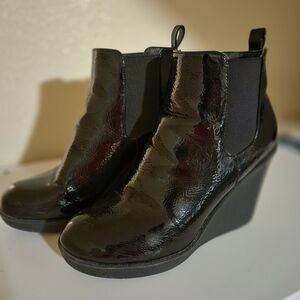 Black wedge slip on wedge boots